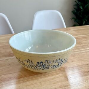 Vintage PYREX Homestead Mixing Bowl